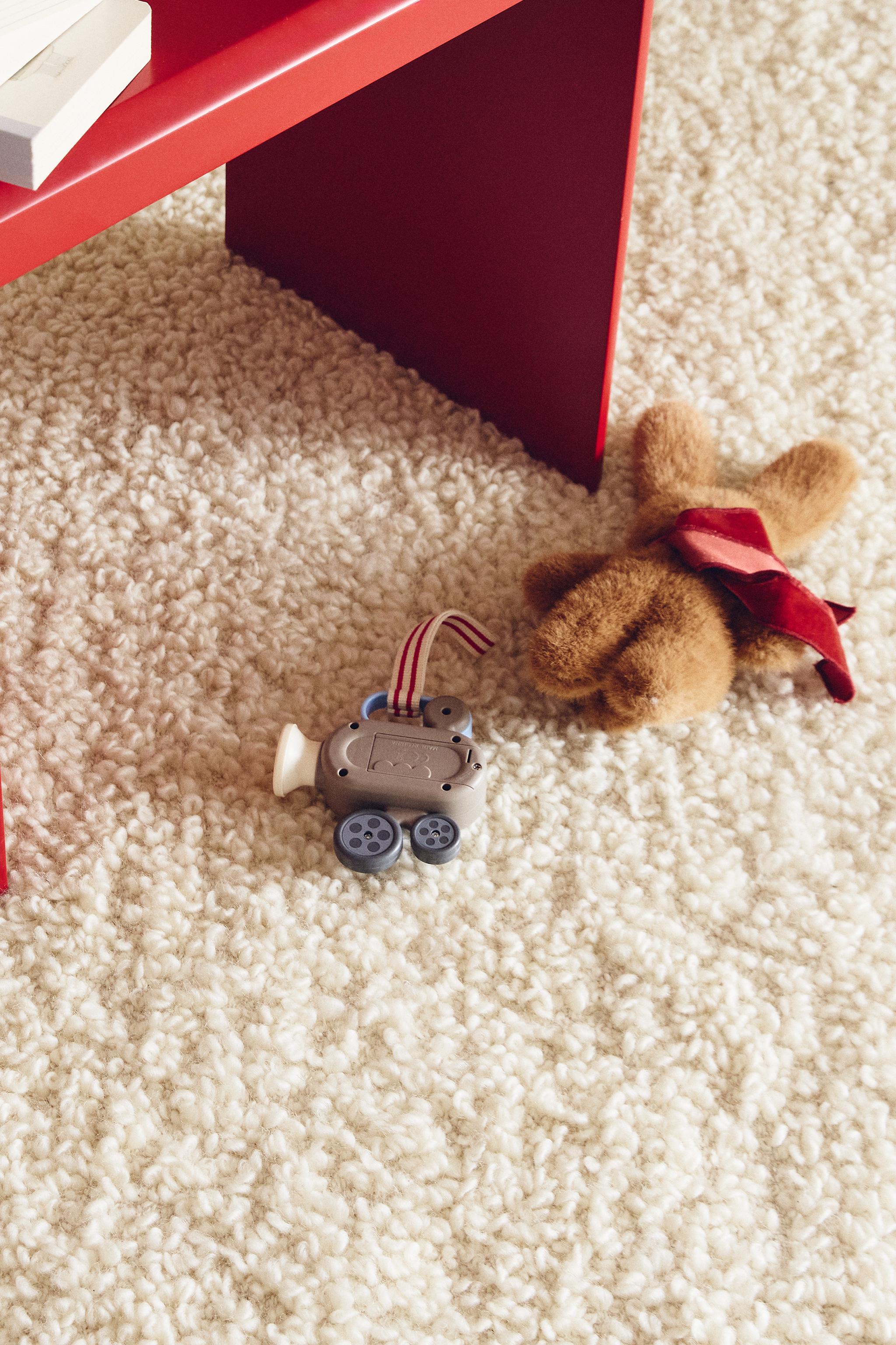 BOUCLÉ WOOL AREA RUG